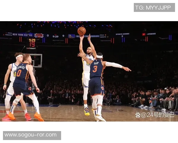 库里赞斯科蒂巴恩斯拼劲十足进攻篮板表现令人惊叹 库里赞斯科蒂巴恩斯拼劲十足进攻篮板表现令人惊叹